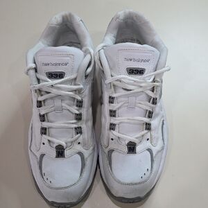 New Balance Men's White and Gray Sneakers